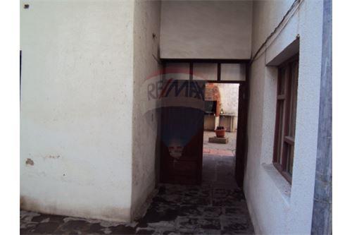 Casa en Centro en Tarija 13 dormitorios 4 baños  Foto 9