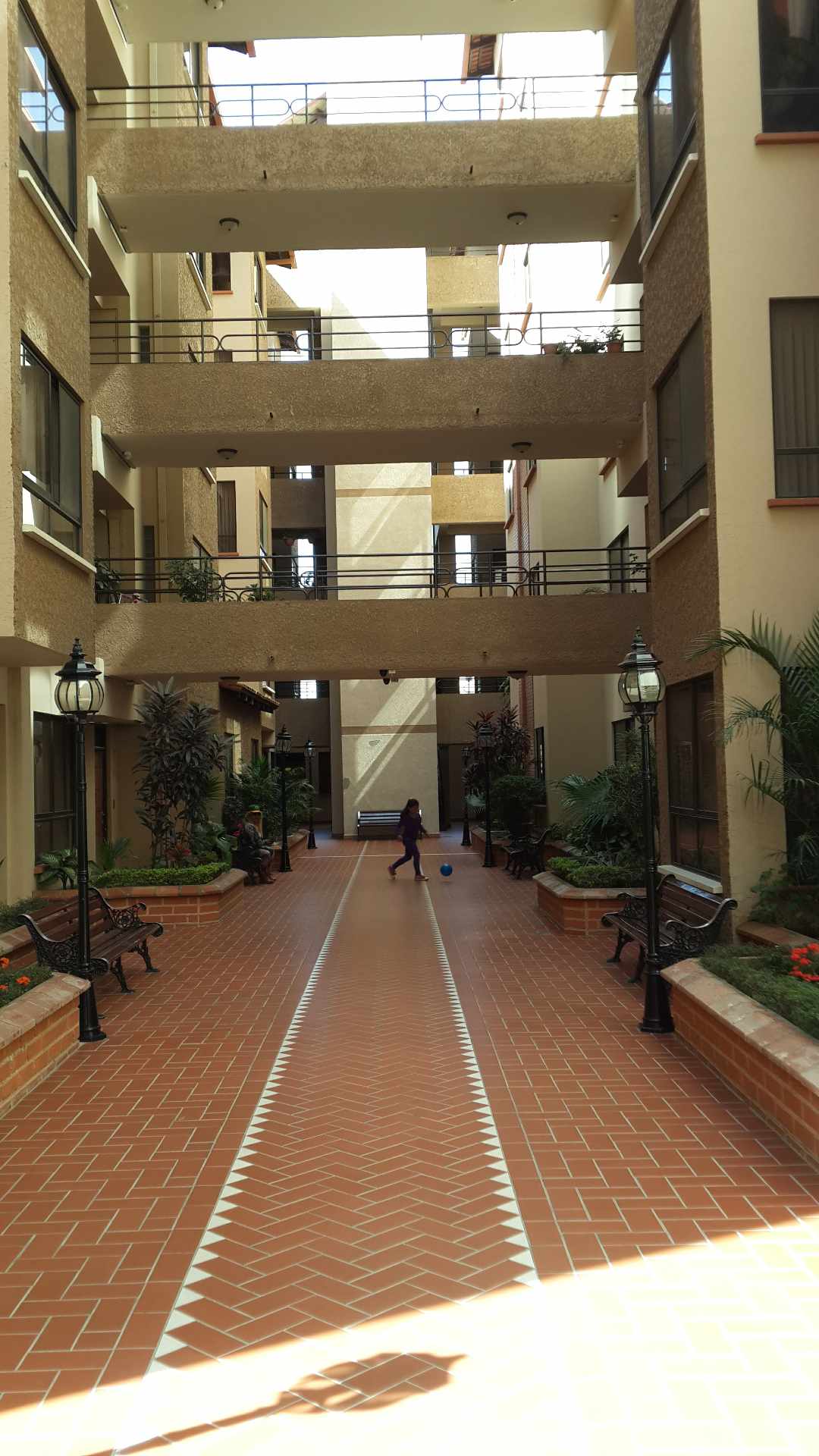 Departamento en VentaIrigoyen esq. Siriono
Condominio 4 Estaciones 
 Foto 4