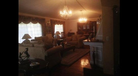 Casa en VentaTROJES TIQUIPAYA 4 dormitorios 6 baños 1 parqueos Foto 3