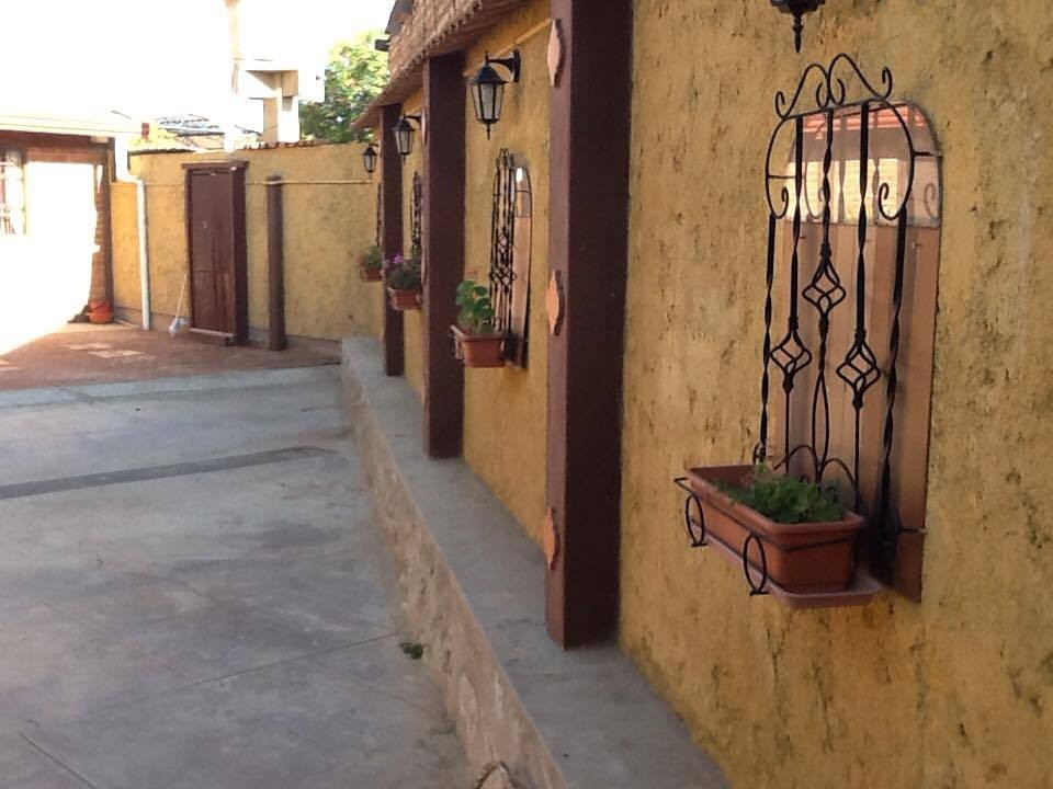 Casa en Alalay en Cochabamba 2 dormitorios 2 baños 2 parqueos Foto 2