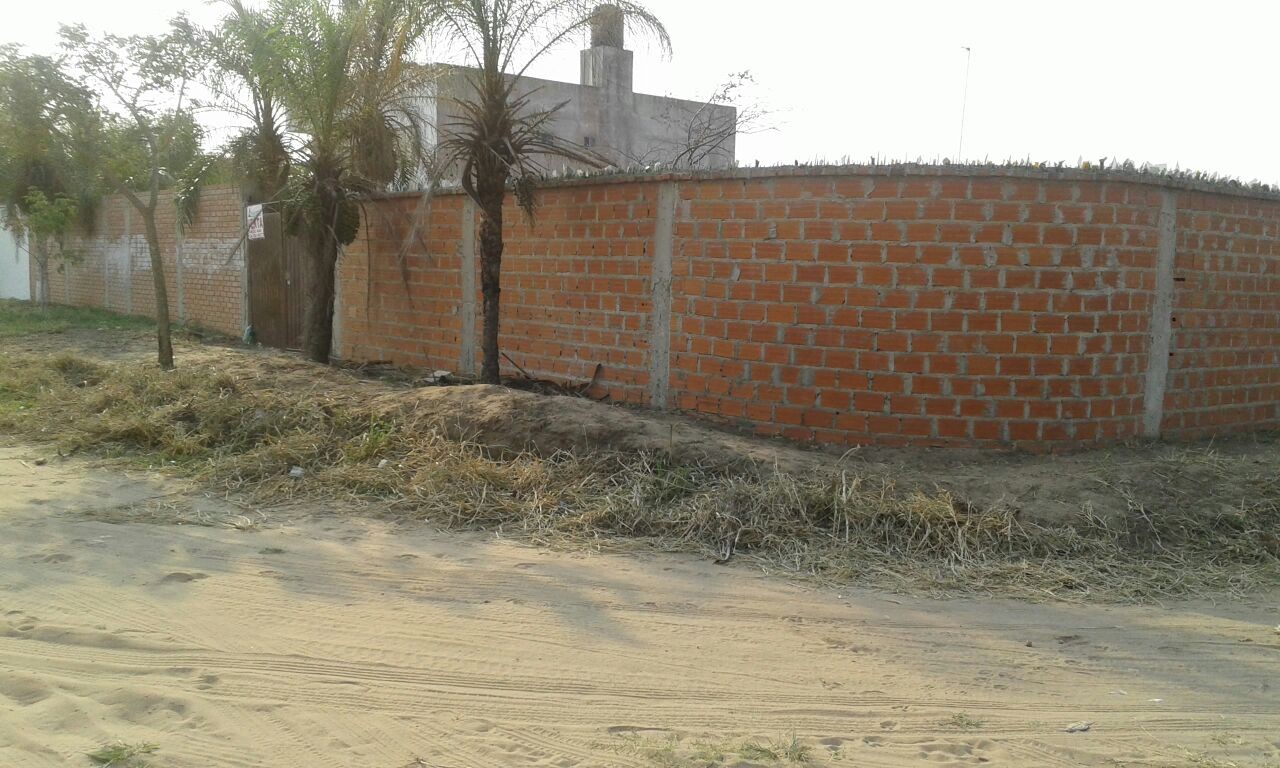 Terreno en VentaOFERTON!!!  REMATO HERMOSO TERRENO EN ESQUINA, COMPLETAMENTE 
BARDEADO CON PORTON, UBICADO EN VALLE SANCHEZ, BARRIO EL DIQUE.    Foto 3