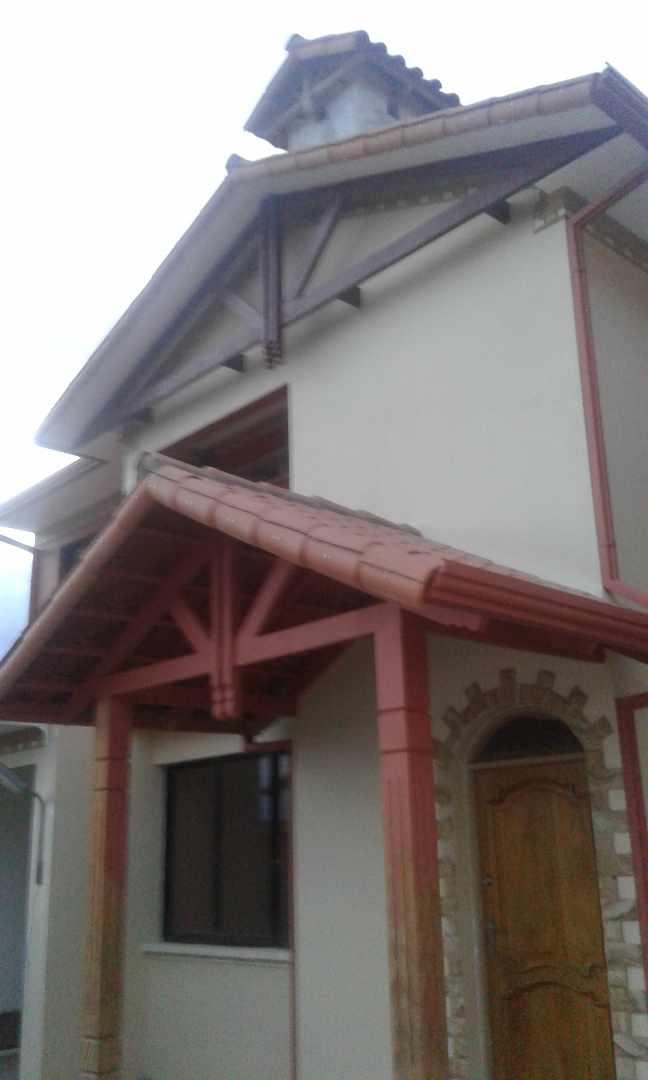 Casa en VentaFinal Circunvalacion Este, Zona Fabril Huayllani, Transporte trufi 212, a cuadras de la universidad UDABOL Foto 1