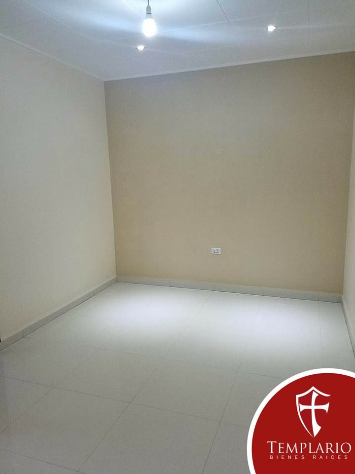 Casa en VentaSéptimo anillo Zona Norte 4 dormitorios 4 baños 2 parqueos Foto 2