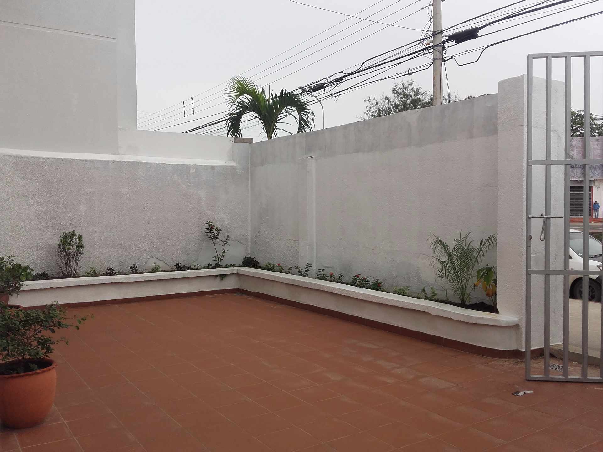 Casa en Entre 3er y 4to anillo Norte en Santa Cruz de la Sierra 5 dormitorios 3 baños 3 parqueos Foto 9