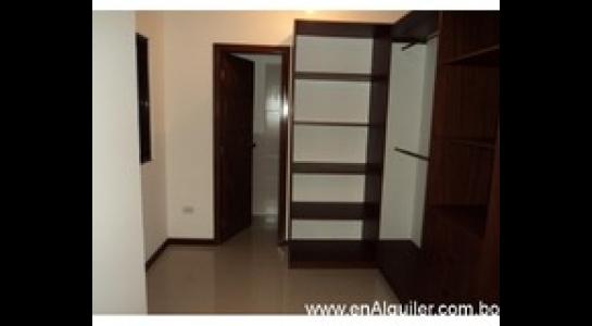 Departamento en AlquilerAv. Pirai entre 5to anillo. 2 dormitorios 2 baños 1 parqueos Foto 6