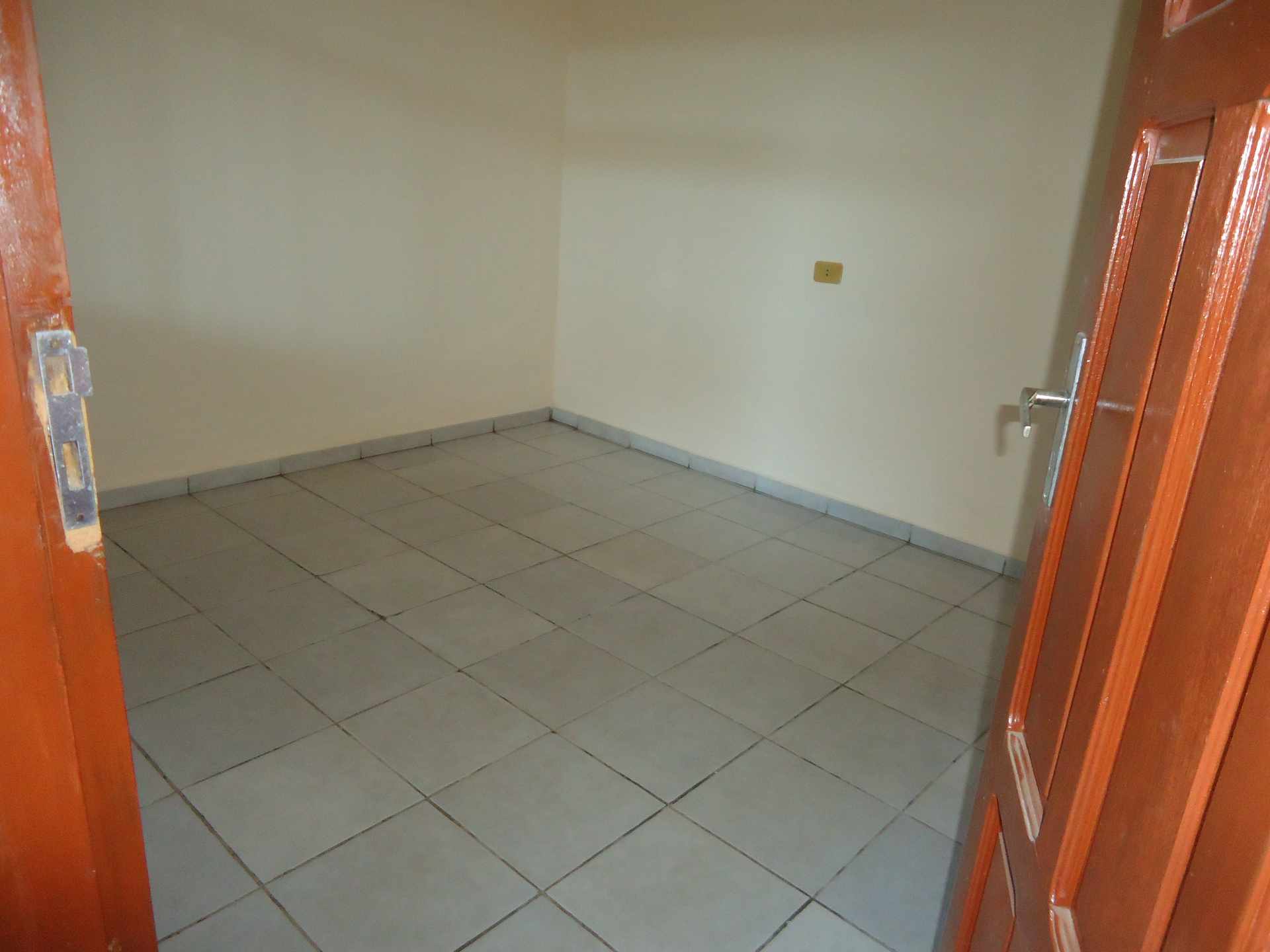 Casa en Entre 6to y 7mo anillo Sur en Santa Cruz de la Sierra 1 dormitorios 1 baños  Foto 14