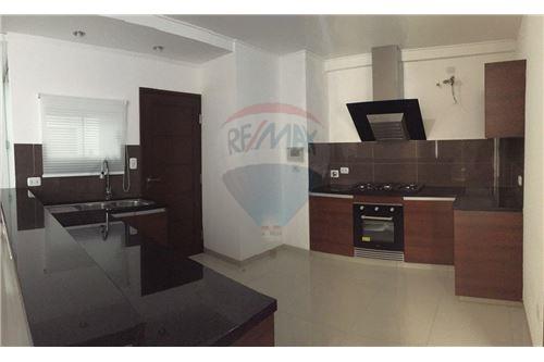 Departamento en Entre 3er y 4to anillo Oeste en Santa Cruz de la Sierra  2 baños 1 parqueos Foto 9