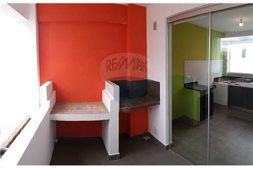 Departamento en La Pampa en Tarija 3 dormitorios 2 baños  Foto 12