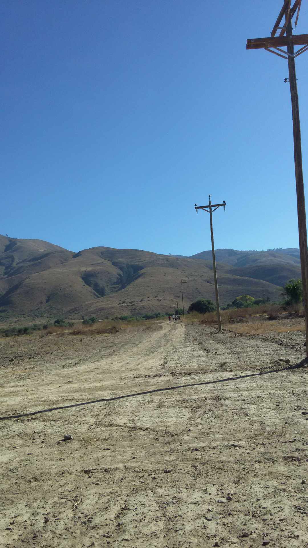 Terreno A 31 km de Cochabamba. Dentro mancha urbana de Tolata y a 700 metros de la carretera Foto 2