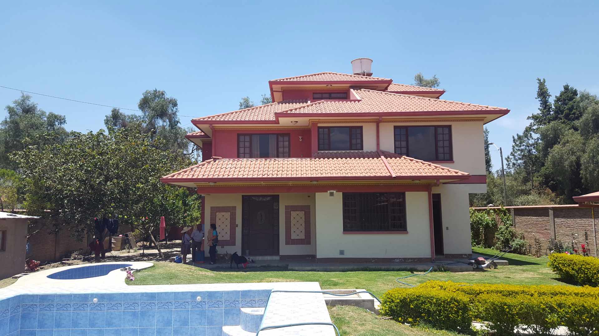 Casa en Quillacollo en Cochabamba 5 dormitorios 7 baños 4 parqueos Foto 1