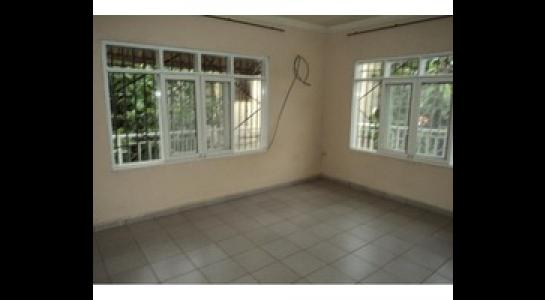 En Alquiler a $us 3,200 Foto 1