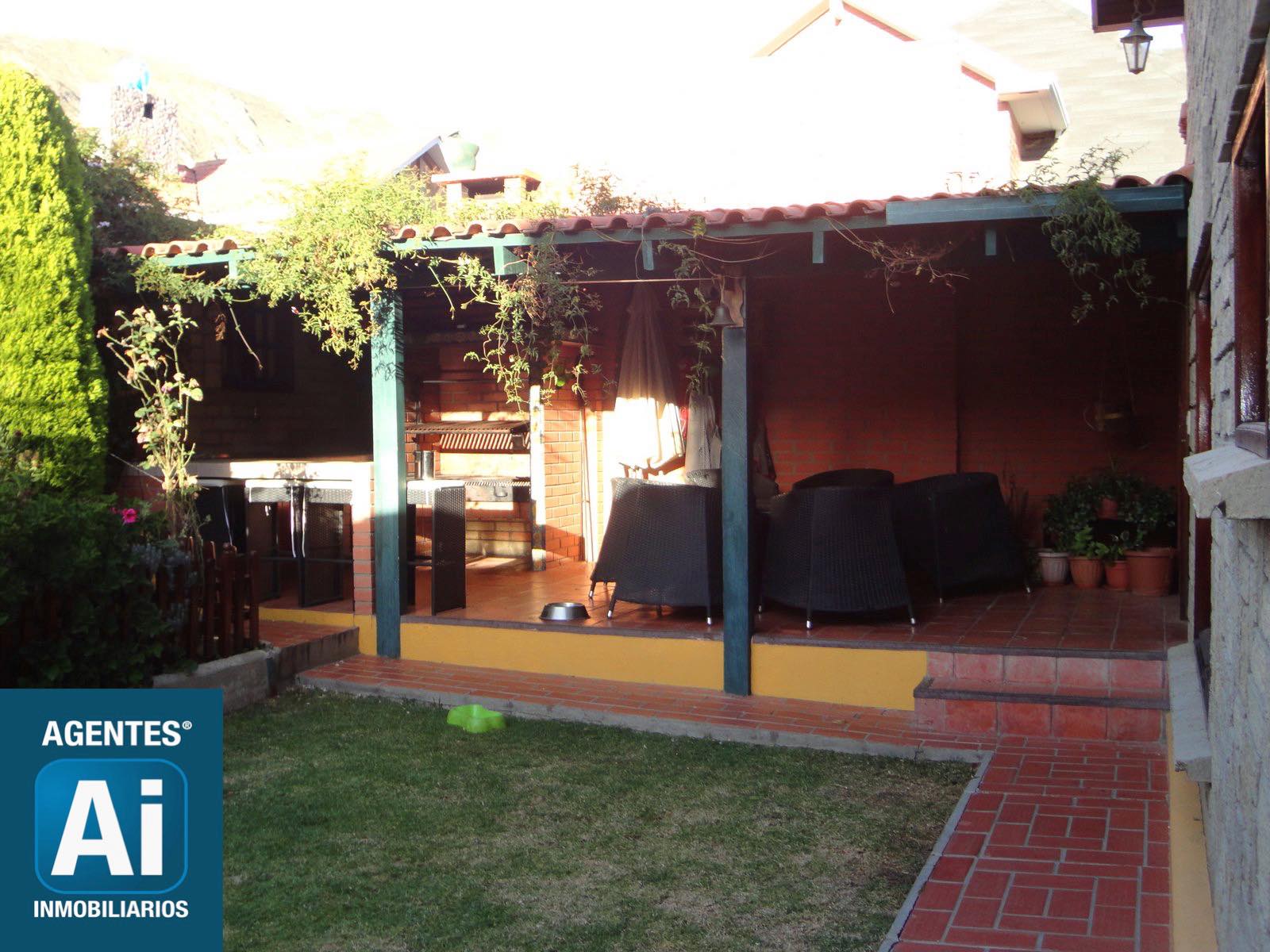 Casa en Umamanta en La Paz 4 dormitorios 5 baños 3 parqueos Foto 13