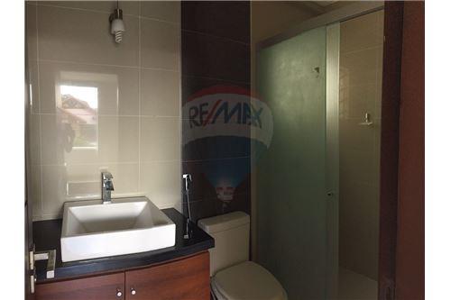 Departamento en Entre 3er y 4to anillo Oeste en Santa Cruz de la Sierra  2 baños 1 parqueos Foto 2