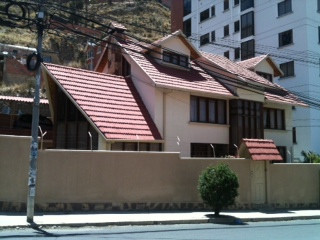 Casa en Irpavi en La Paz 6 dormitorios 4 baños 2 parqueos Foto 1