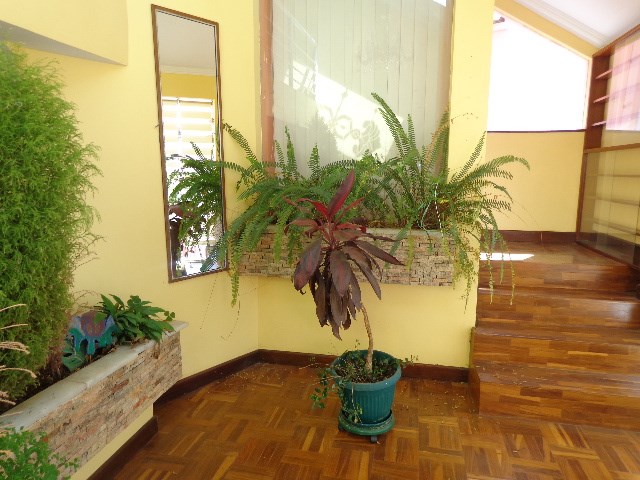 Casa Calle 1 Nº 140 achumani bajo, se ingresa por la 17 de calacoto Foto 15