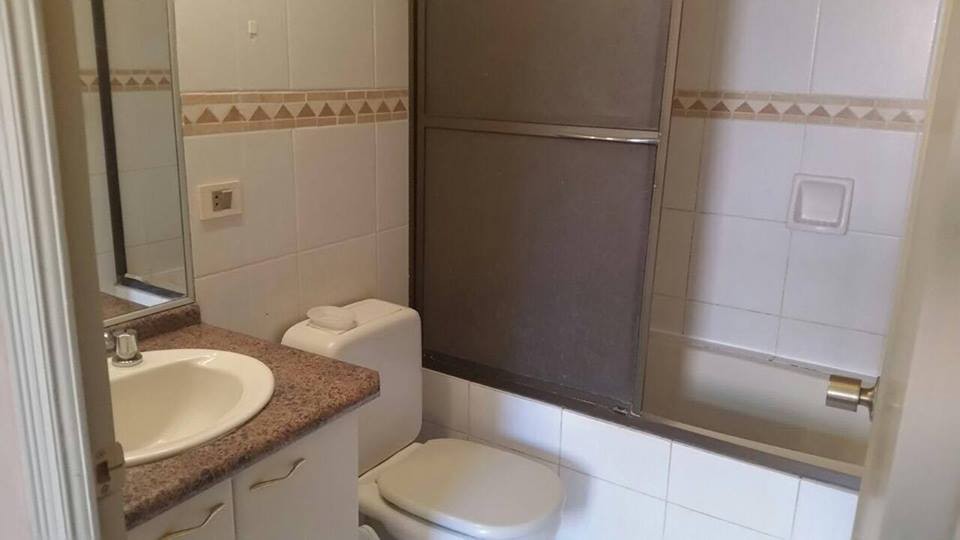 Departamento en Queru Queru en Cochabamba 2 dormitorios 2 baños  Foto 3