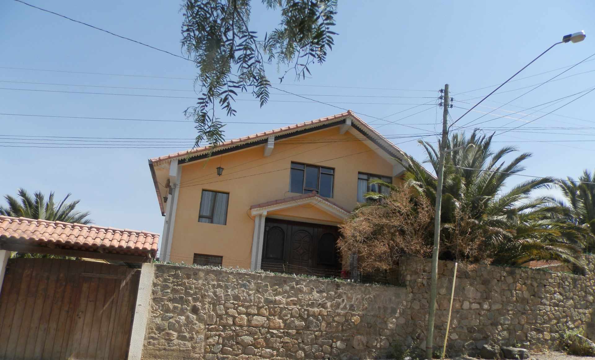Casa en Temporal en Cochabamba 4 dormitorios 2 baños 2 parqueos Foto 1