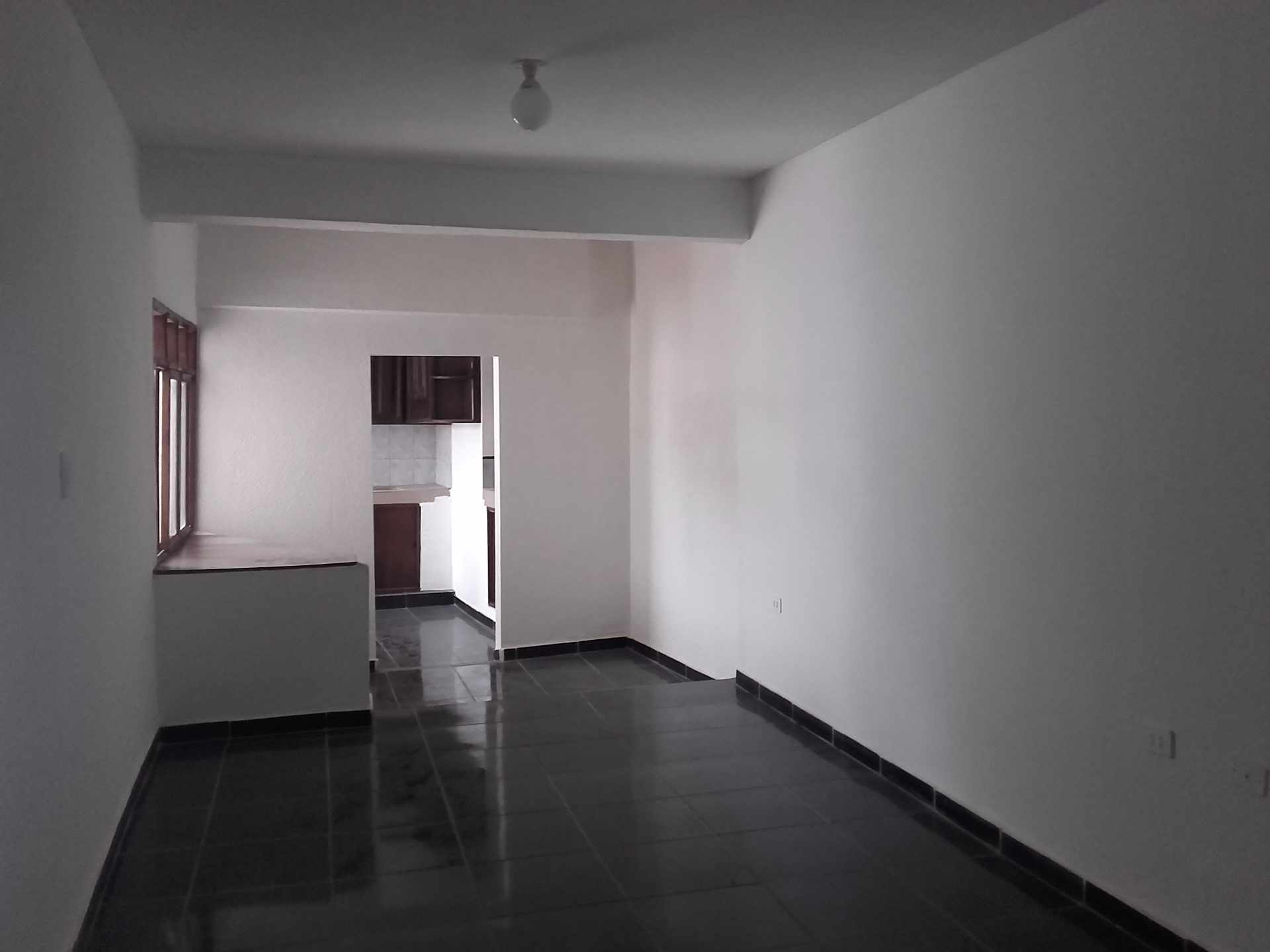 Casa en Entre 3er y 4to anillo Norte en Santa Cruz de la Sierra 5 dormitorios 3 baños 3 parqueos Foto 3