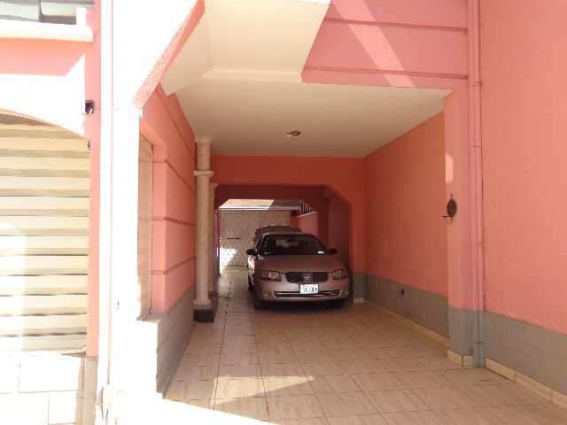 Casa Calle 1 Nº 140 achumani bajo, se ingresa por la 17 de calacoto Foto 10