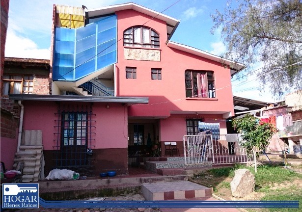 Casa en Temporal en Cochabamba 5 dormitorios 4 baños 3 parqueos Foto 7