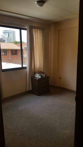 Departamento en Queru Queru en Cochabamba 2 dormitorios 2 baños  Foto 6