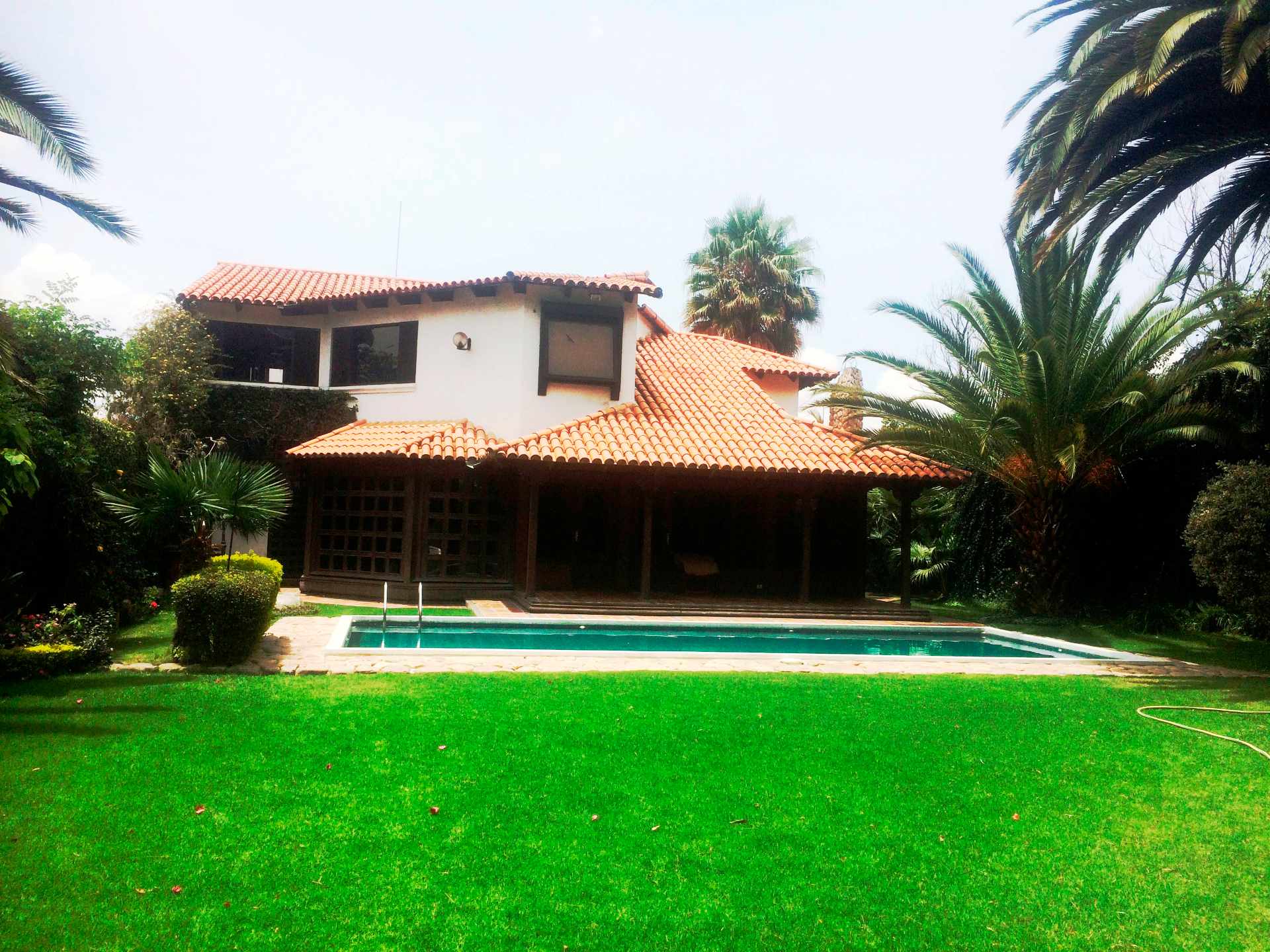 CASA EN VENTA – ZONA CALA CALA Terreno 826 m2 (en esquina) Construidos