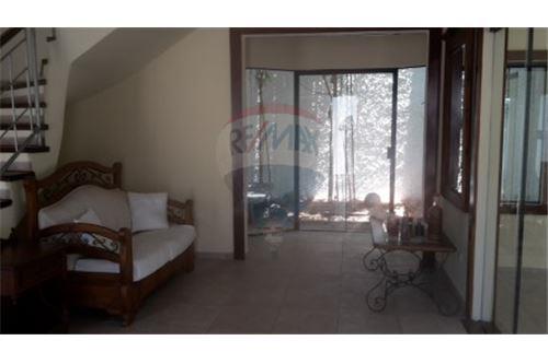 Casa en Entre 3er y 4to anillo Oeste en Santa Cruz de la Sierra  4 baños  Foto 13