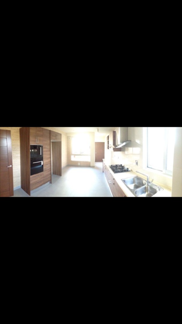 Departamento en VentaCALLE JUAN CRISOSTOMO CARRILLO ENTRE PACCIERI Y PEDRO BORDA (ENTRE TORRES SOFER Y PLAZUELA CONSTITUCIÓN) 3 dormitorios 4 baños 2 parqueos Foto 5