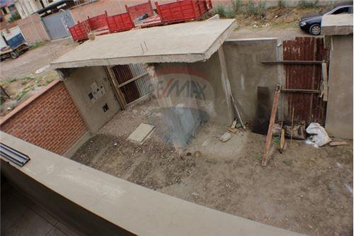 Casa en Colcapirhua en Cochabamba 6 dormitorios 2 baños 1 parqueos Foto 31