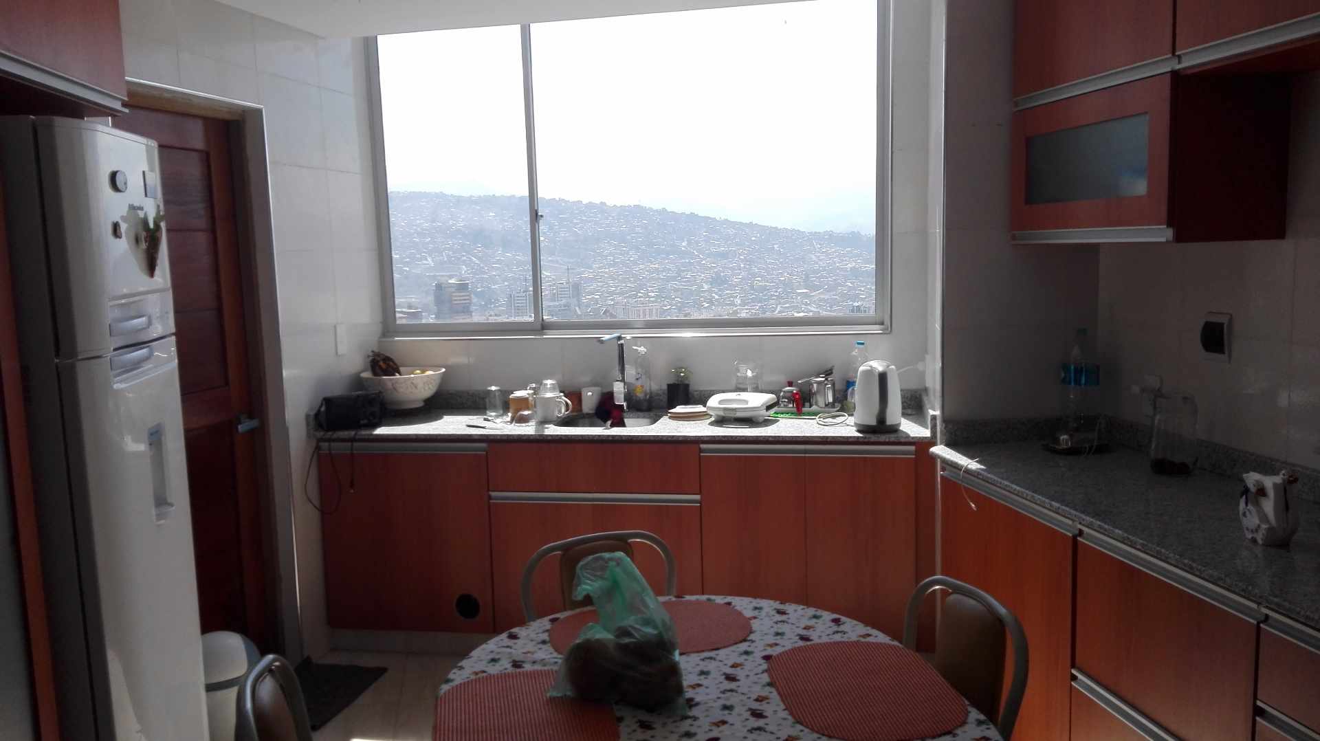 Departamento en Sopocachi en La Paz 3 dormitorios 3 baños 1 parqueos Foto 10