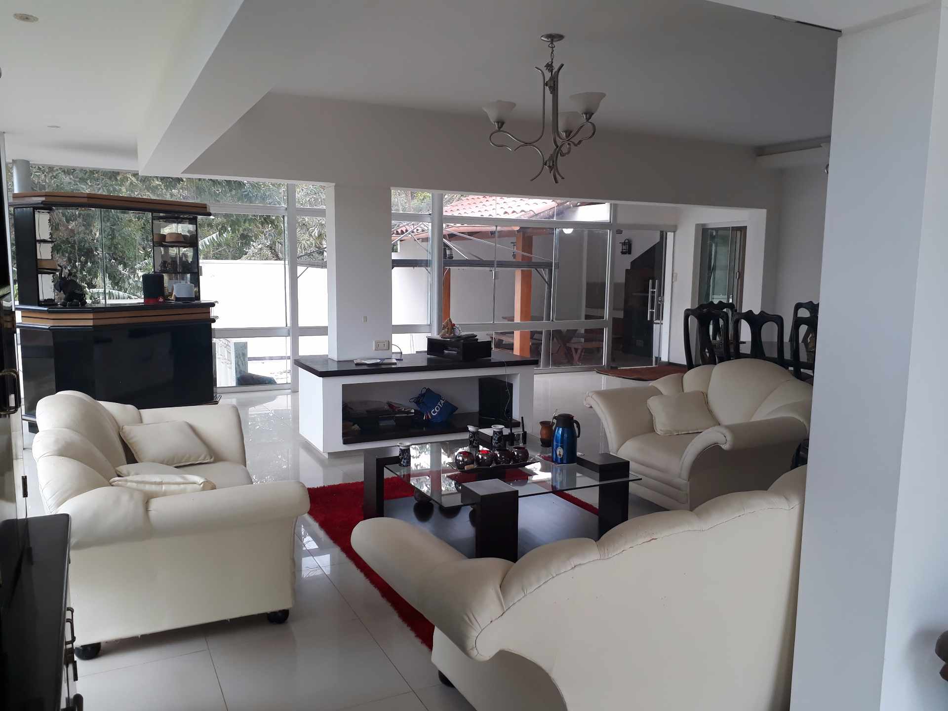 Casa en Urubó en Santa Cruz de la Sierra 5 dormitorios 5 baños 2 parqueos Foto 4