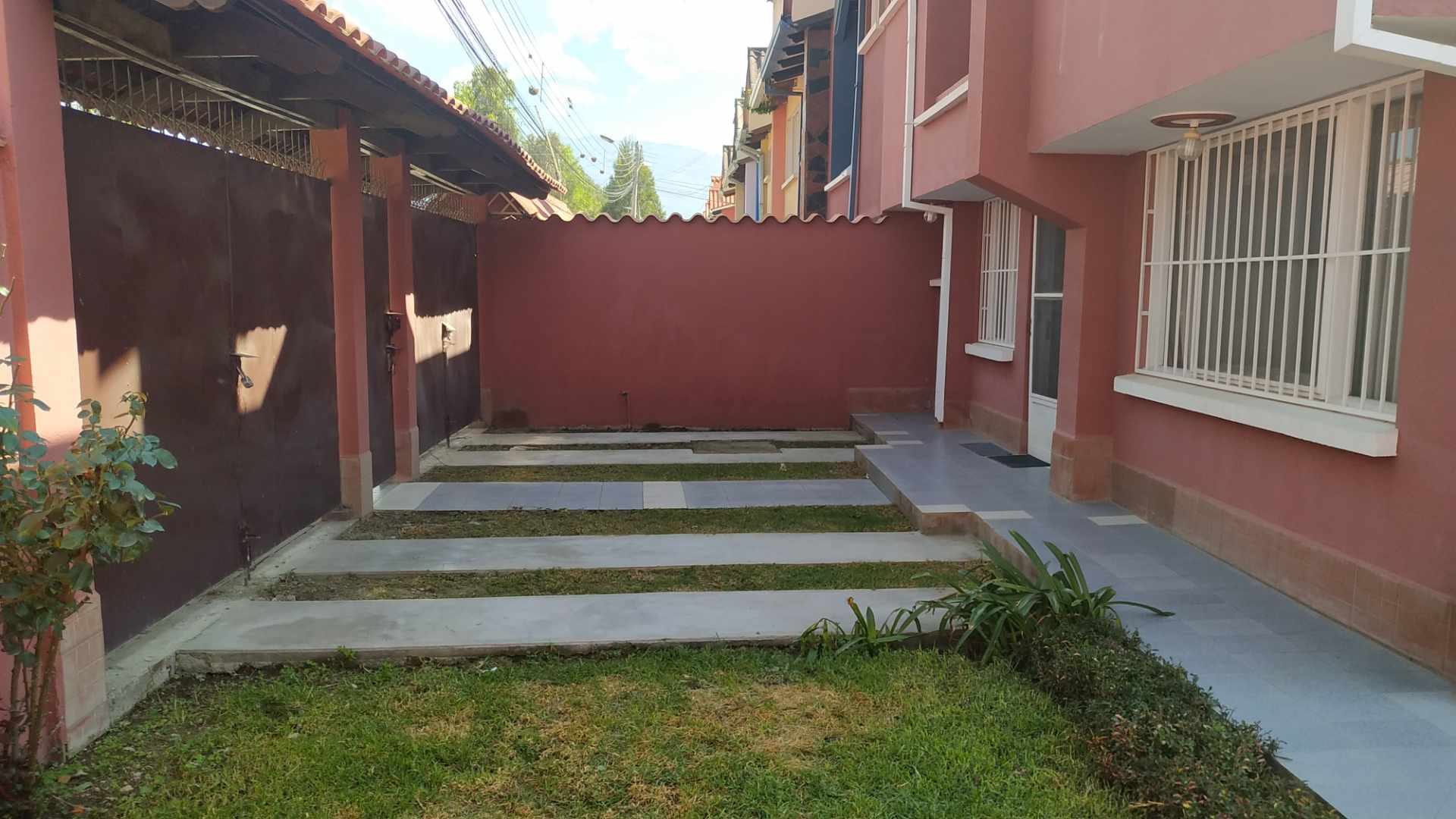 Casa en Quillacollo en Cochabamba 3 dormitorios 3 baños 2 parqueos Foto 12