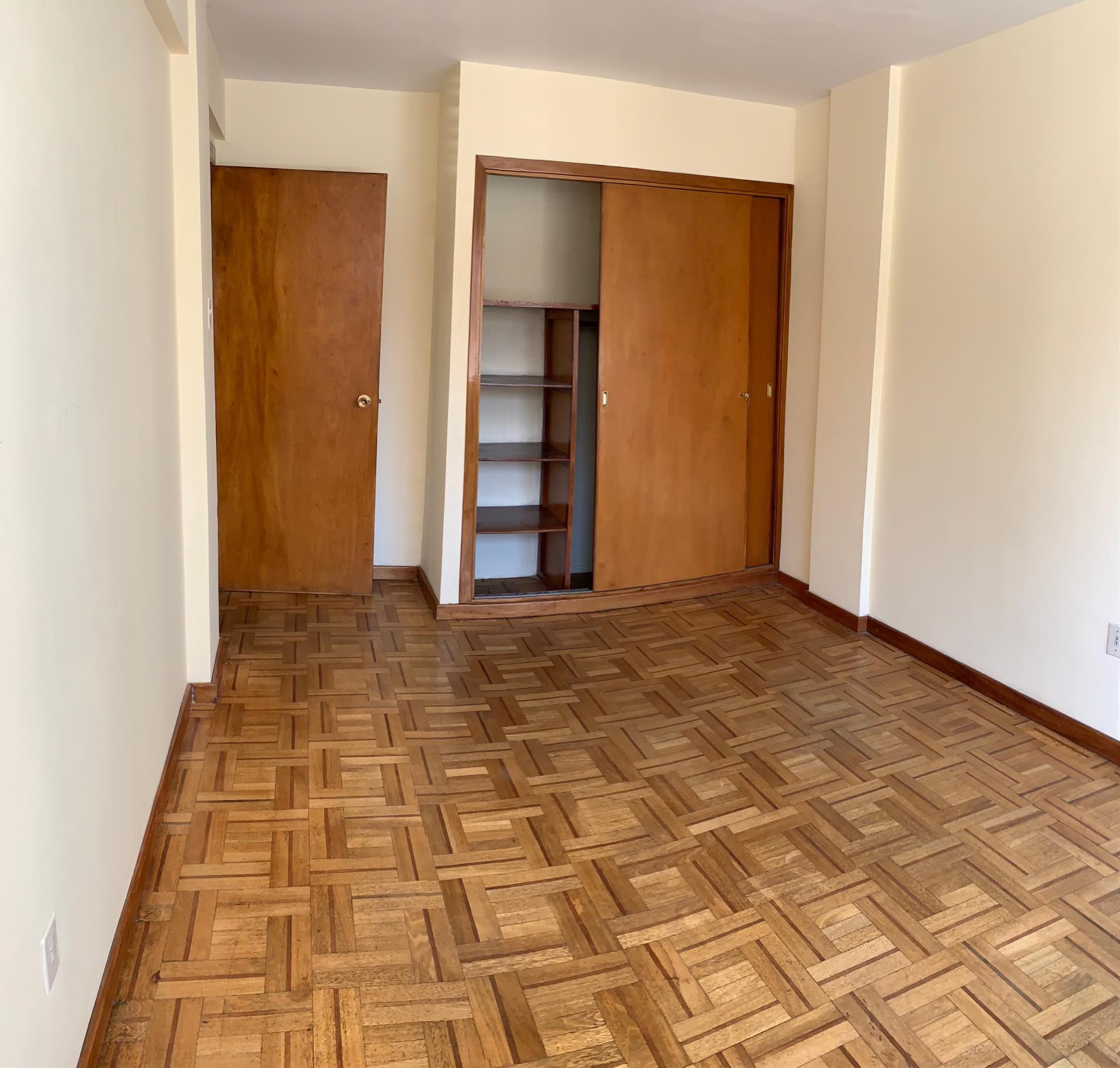 Departamento C. 20 de octubre esquina Aspiazu Edificio Europa Foto 4