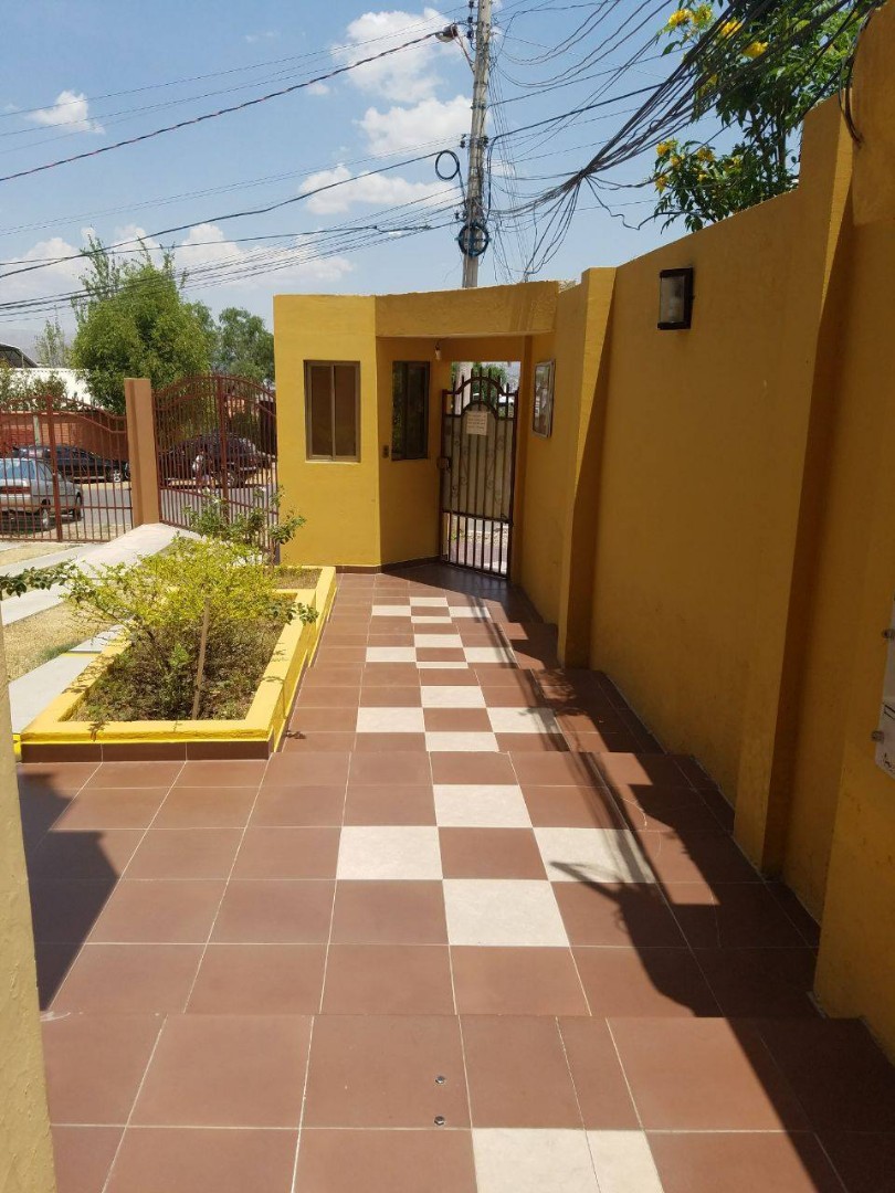 Departamento en Queru Queru en Cochabamba 3 dormitorios 2 baños 1 parqueos Foto 3