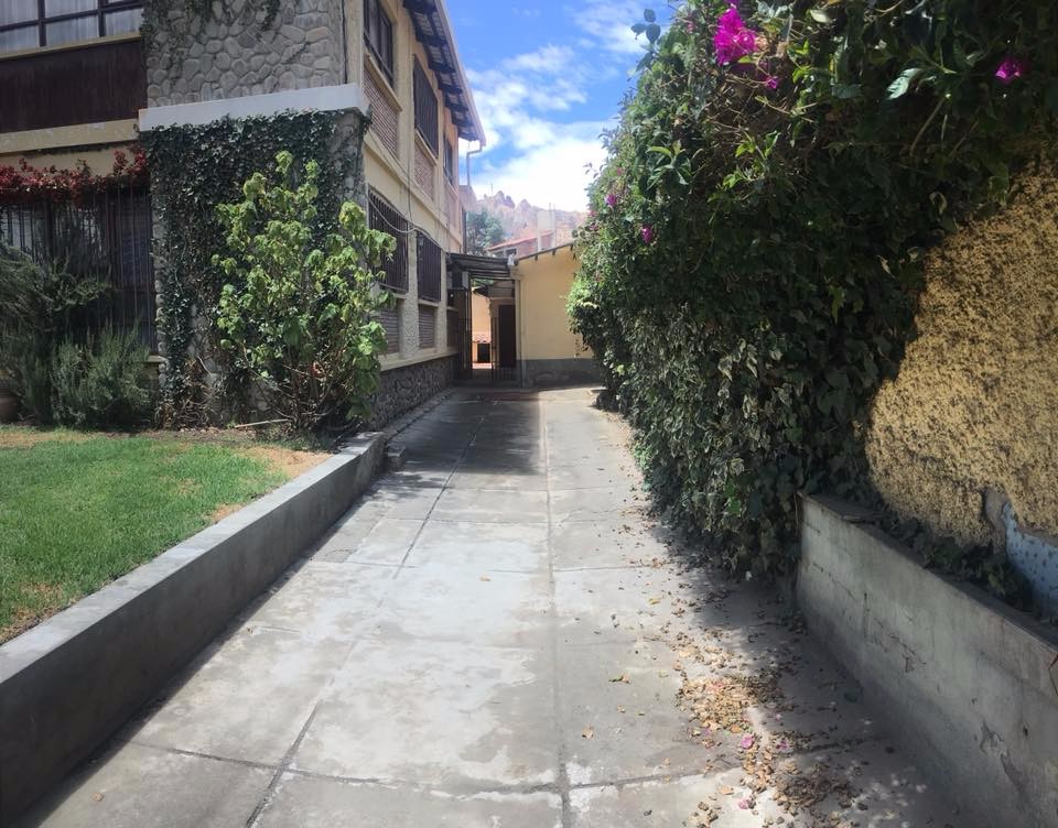 Casa en Calacoto en La Paz 4 dormitorios 4 baños 3 parqueos Foto 8