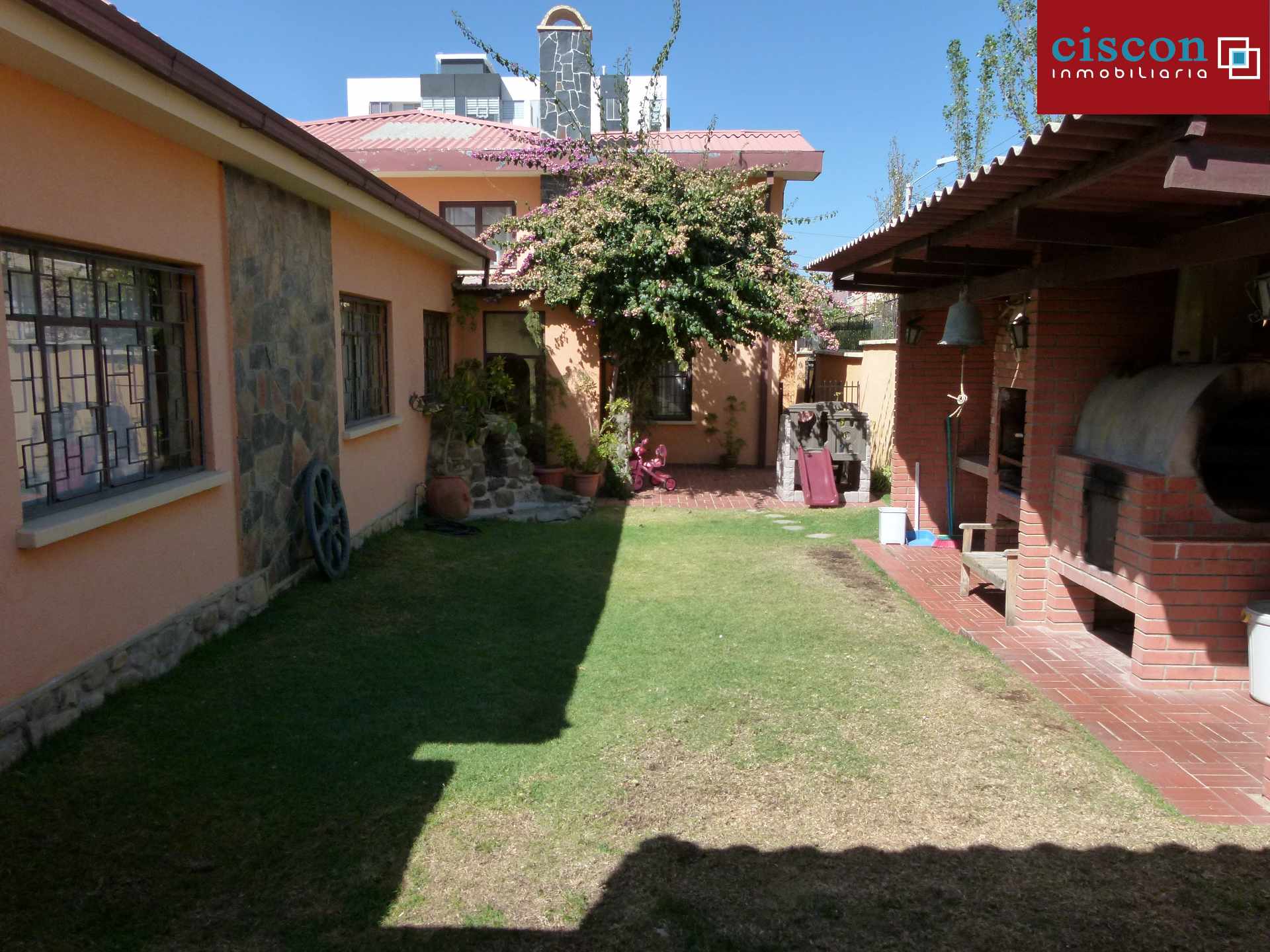 Casa en Irpavi en La Paz 7 dormitorios 6 baños 4 parqueos Foto 7
