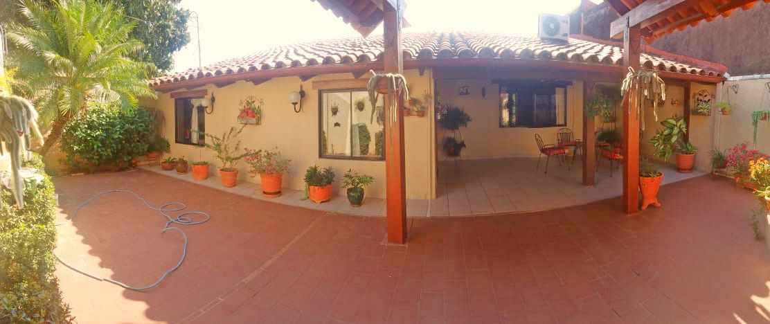 Casa en Entre 5to y 6to anillo Norte en Santa Cruz de la Sierra 4 dormitorios 2 baños 2 parqueos Foto 3