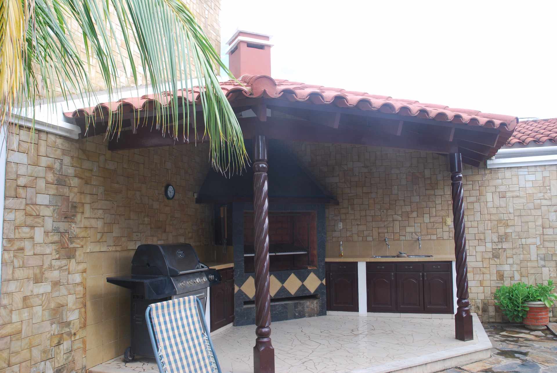 Casa en Venta Cerca km 8,5 Avenida Banzer, 8vo Anillo. 6 dormitorios 8 baños 7 parqueos Foto 11