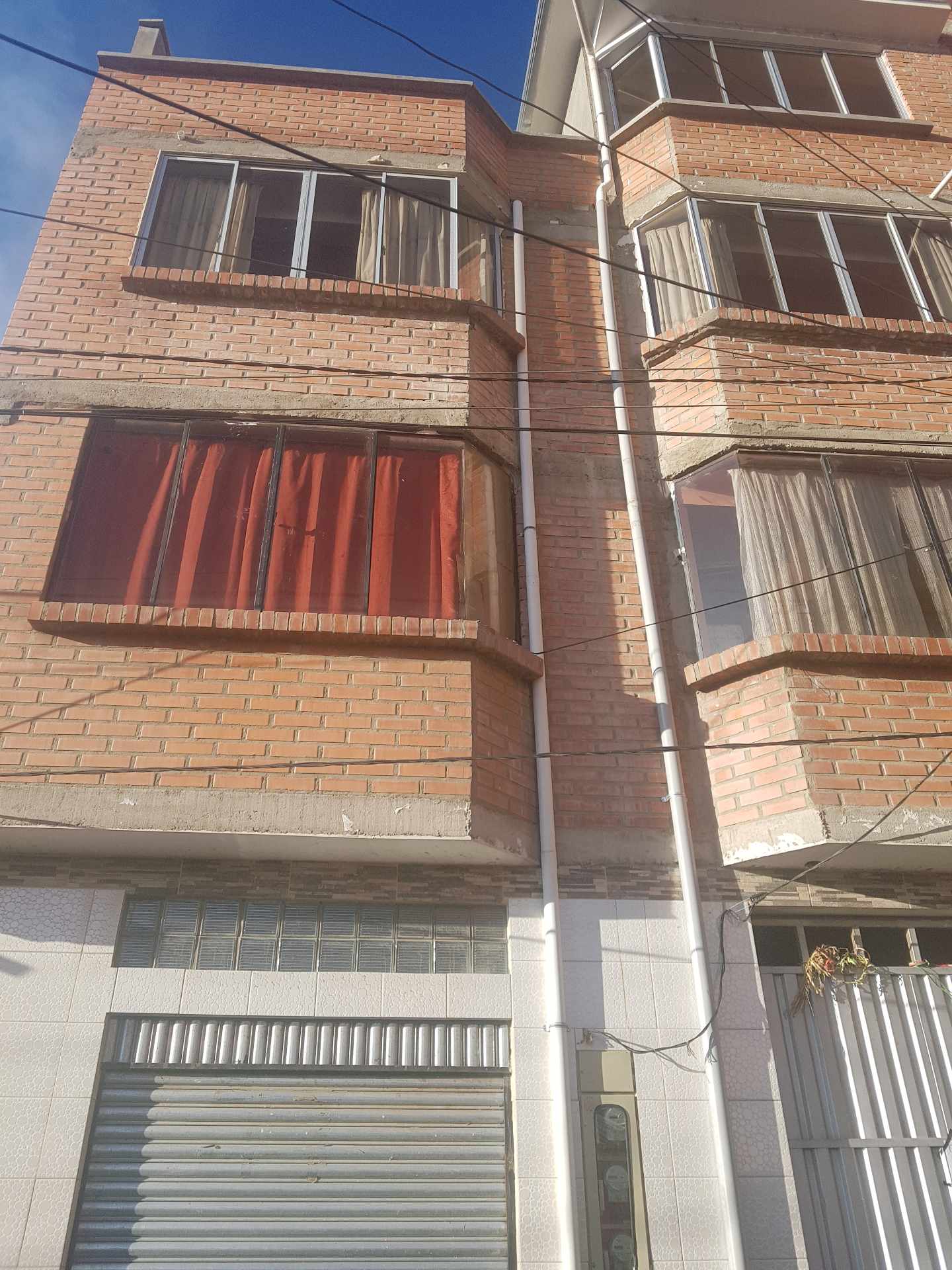 Casa en VentaCiudad El Alto Zona el Kenko calle 22 Casa en Venta de 4 plantas  11 dormitorios 4 baños 4 parqueos Foto 1