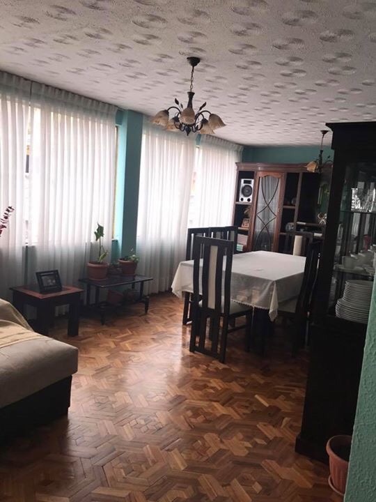 Departamento en VentaVilla Copacaba, ex parada 15, calle Calixto ascarrunz  5 dormitorios 2 baños  Foto 1
