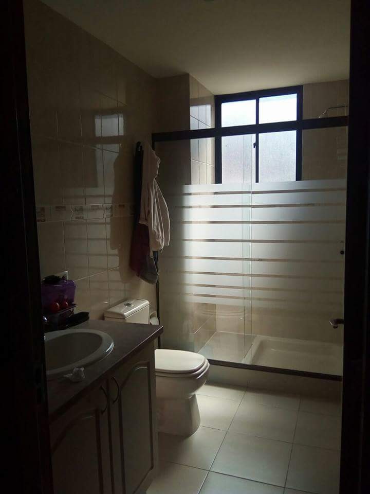 Departamento en Obrajes en La Paz 4 dormitorios 3 baños 1 parqueos Foto 8