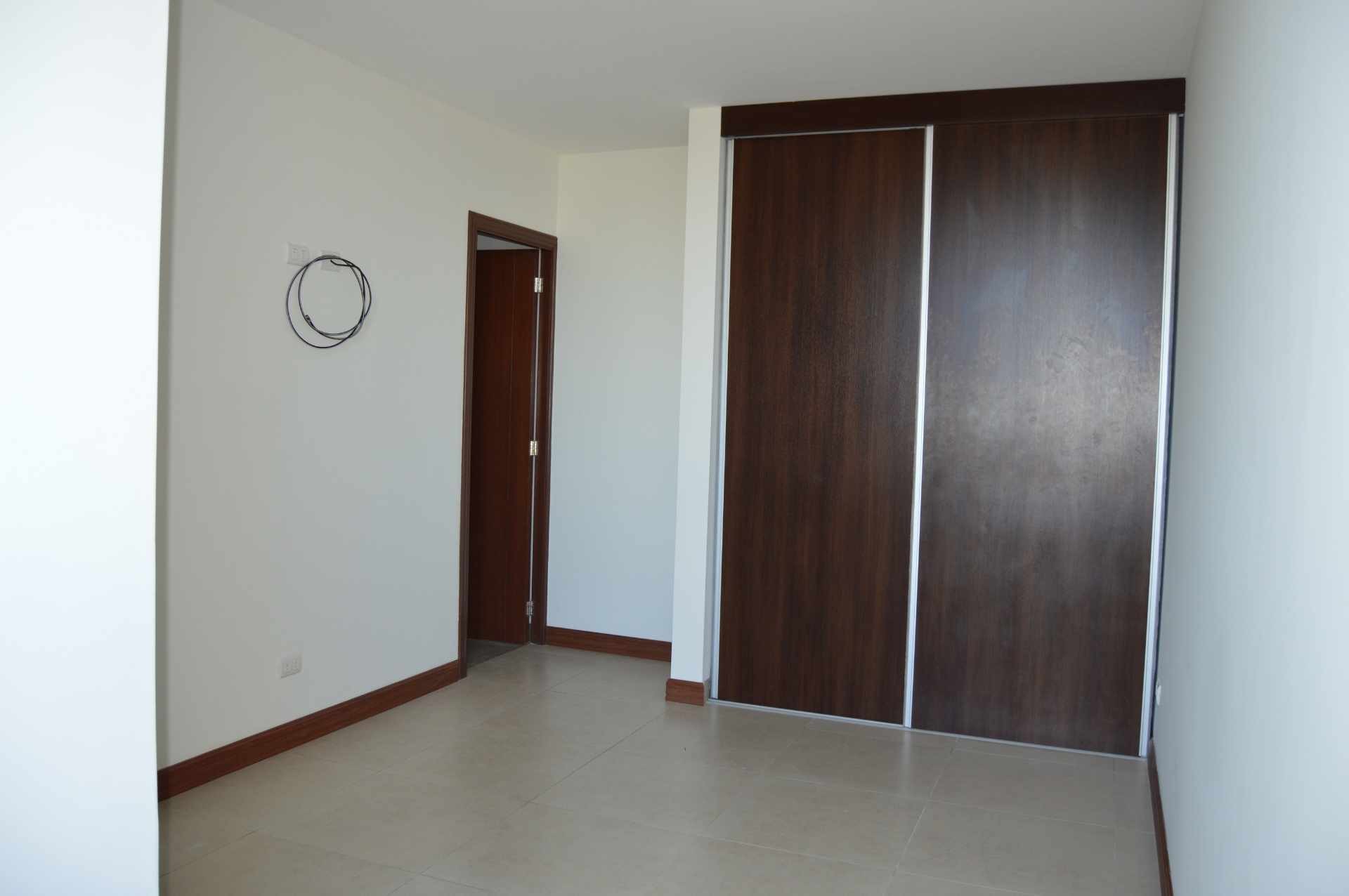 Departamento en AlquilerCONDOMINIO TORRES SOLARIS - entre Av. Roca y Coronado y Av. Pirai 3 dormitorios 2 baños 1 parqueos Foto 10