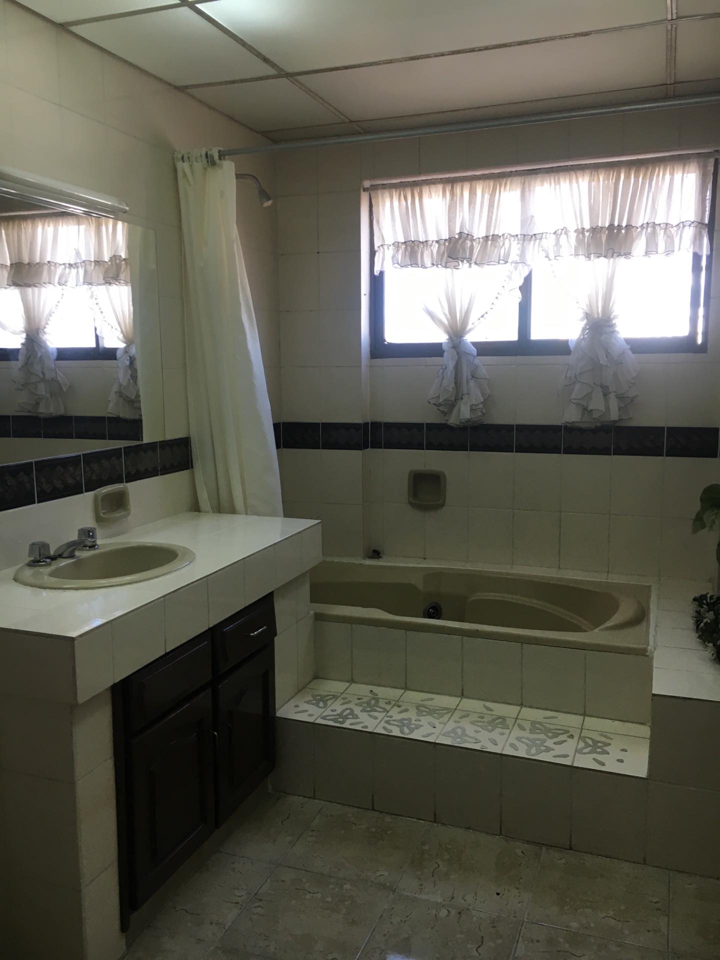 Departamento en Centro en Cochabamba 3 dormitorios 2 baños 1 parqueos Foto 4