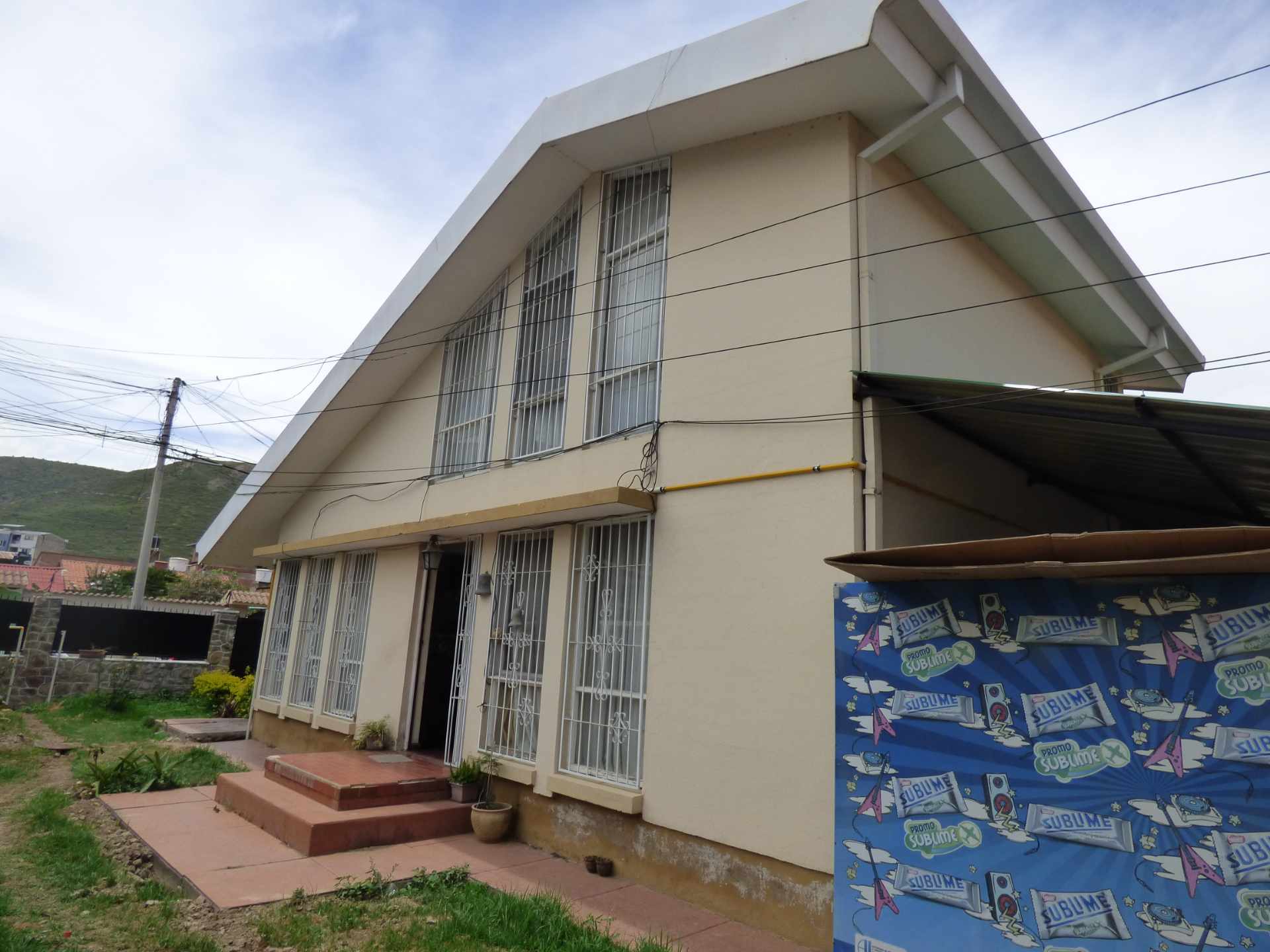 Casa DOS CASAS SOBRE 500 METROS.
Franklin Anaya N° 262, entre Av. Heroinas y Calle Sucre. Foto 5