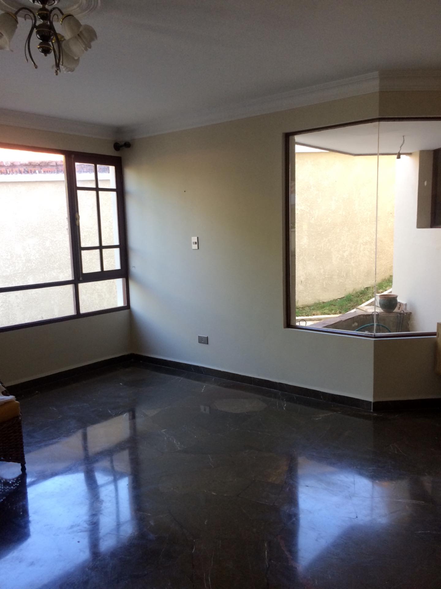 Casa en Temporal en Cochabamba 4 dormitorios 4 baños 2 parqueos Foto 10