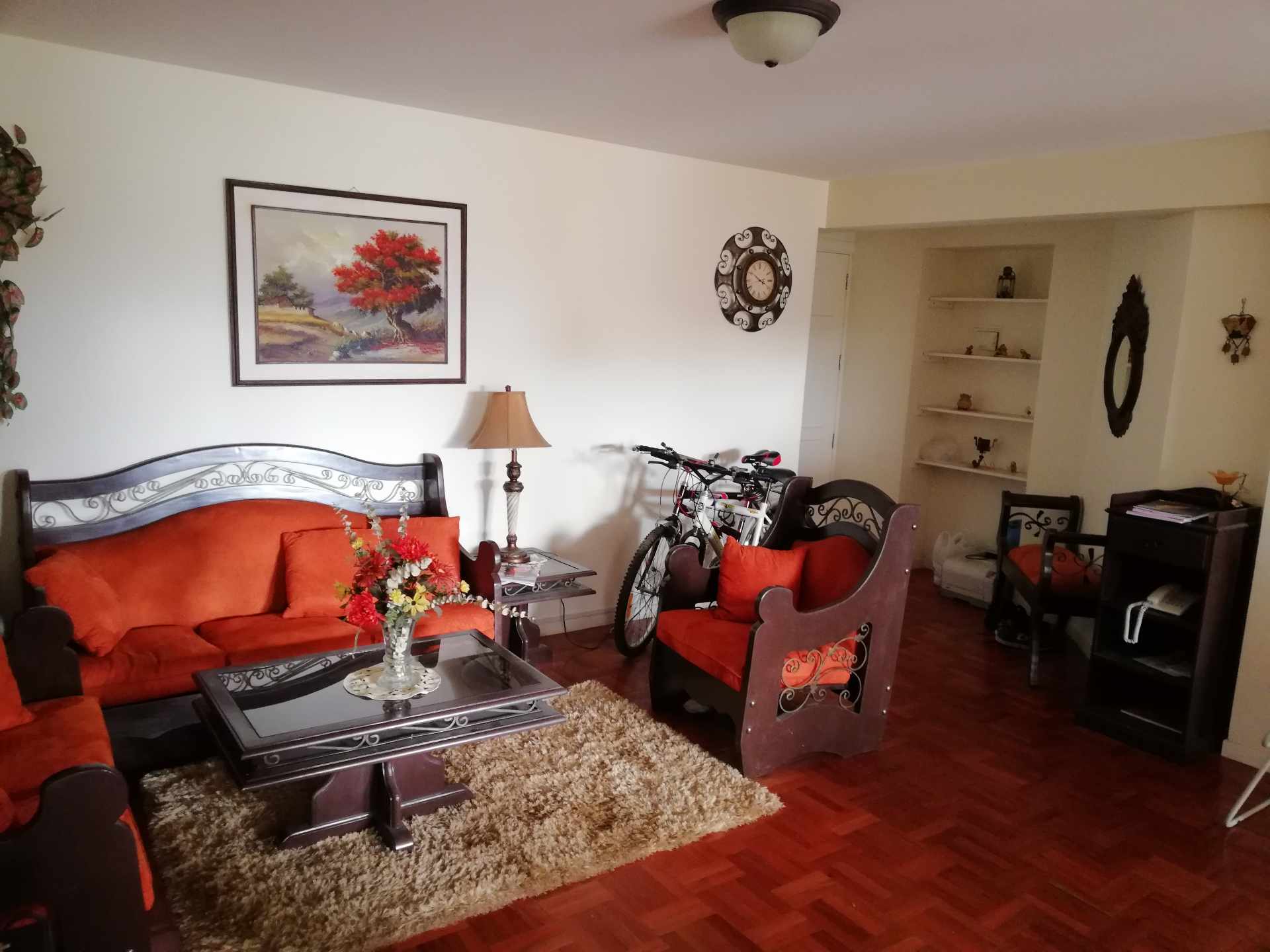 Departamento en Aranjuez en Cochabamba 3 dormitorios 4 baños 1 parqueos Foto 2
