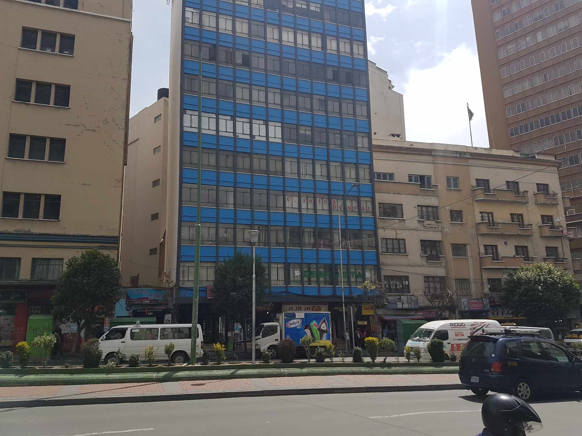 Oficina en AnticréticoAv. Mariscal Sta. Cruz Nº 1285 Edificio Bolivar  pIso 3 of. 302 Foto 10