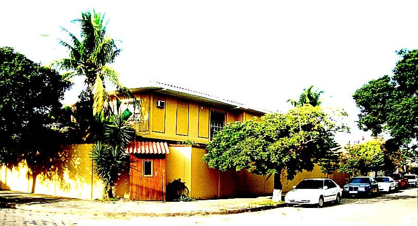 Casa en Centro en Santa Cruz de la Sierra 6 dormitorios 5 baños 3 parqueos Foto 1