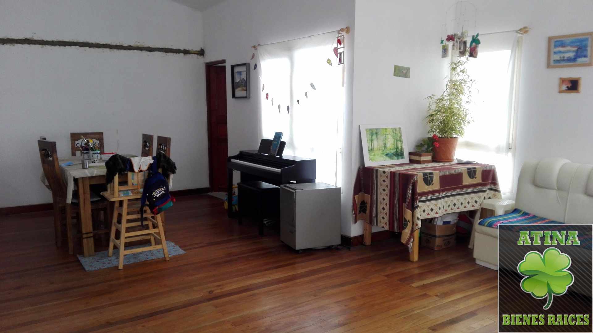 Casa en Achumani en La Paz 3 dormitorios 2 baños 1 parqueos Foto 1