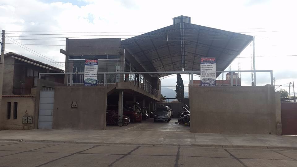 Local comercial Av. PQ.Villamontes # 194 entre Kanaudt y Alihuata Foto 1